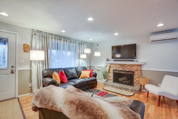 Eugene Vacation Rental | 3BR | 2BA | 1,200 Sq Ft | 2 Steps to Enter