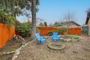 Fire Pit | Outdoor Seating