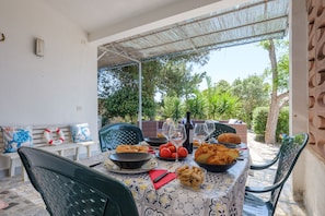 Outdoor dining