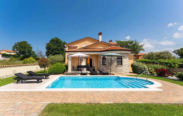 pool