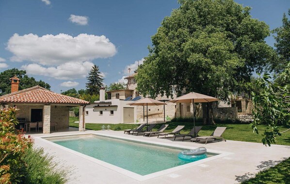 pool