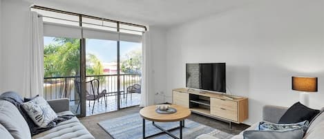 10.12 WOOMBA PLACE, MOOLOOLABA (3 of 12)