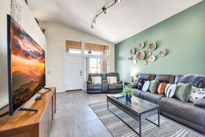 Living Area | Flat-Screen TV w/ Cable | Crib | Pack 'n Play