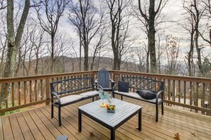 Private Deck | Mountain View | 1 Mi to Devils Knob Golf Course