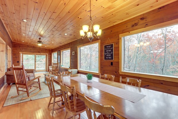 Blue Ridge Vacation Rental | 4BR | 3.5BA | 3,100 Sq Ft | 6 Steps Required