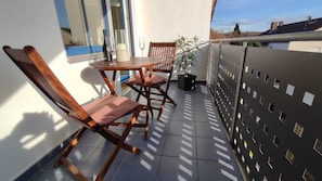 Möbilierte Ferienwohnung (70qm) mit Balkon - Anette's nettes Dachjuchhe