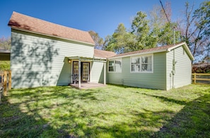 Private Backyard | Front Porch
