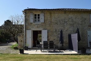 Terrasse privative avec jardin partagé