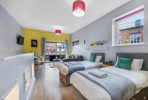 Campbell Square Roof Terrace Apartment, Liverpool - Host & Stay