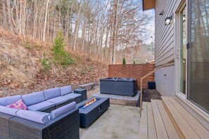 Back Terrace w/ hot tub and gas firepit