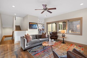 Main level Livingroom