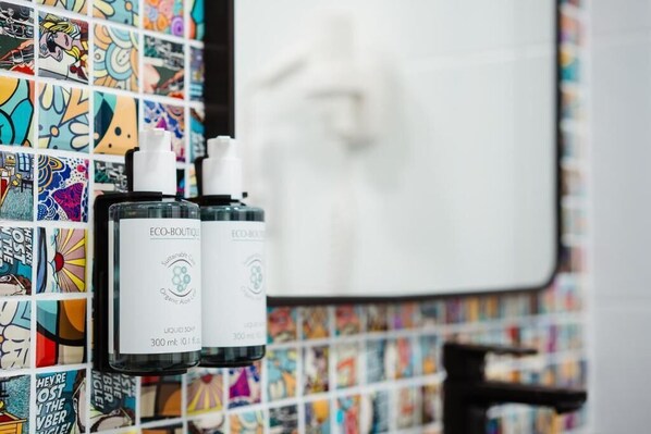 Bathroom amenities