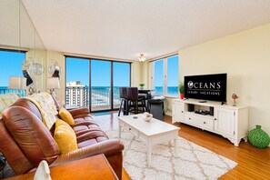 Ocean view and Oceanfront Living Room