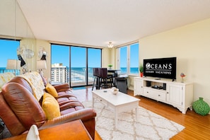Ocean view and Oceanfront Living Room