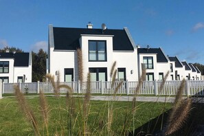 Stugans exteriör [sommar]