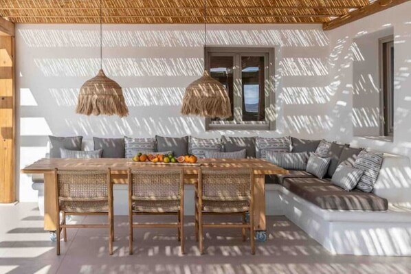 Outdoor dining