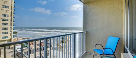 Daytona Beach Vacation Rental | Studio | 1BA | Step-Free Entry | 384 Sq Ft