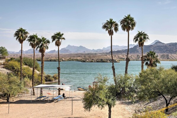 Lake Havasu City Vacation Rental | 2BR | 1BA | 650 Sq Ft | Stairs Required