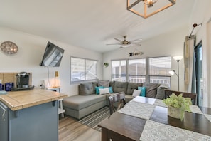 Cottage Interior | Central Air Conditioning/Heat | Free WiFi