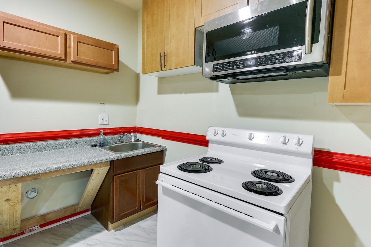 Clarksburg Getaway Near DC + Baltimore Sights!