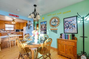 Dining Area | Music-Themed Decor | Open Floor Plan | Central A/C & Heating