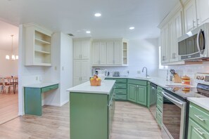 Kitchen | Stainless Steel Appliances w/ Dishwasher