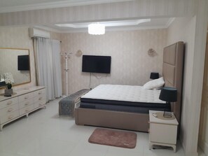 Main room 