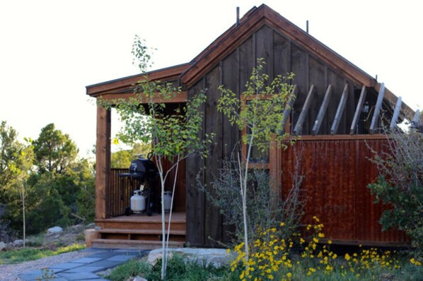 Sagewood, studio cabin