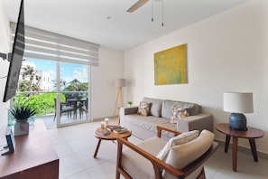 Upgrade with smart TV, sofa bed, coastal comfort in your retreat.