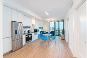 Miami 1 Bedroom Kitchen