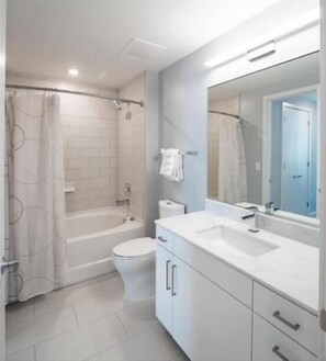 Bethesda 1 Bedroom Bathroom
