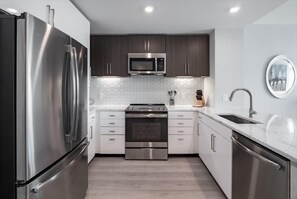 Bethesda 1 Bedroom Kitchen