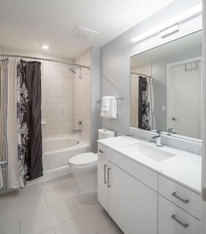 Bethesda 1 Bedroom Bathroom