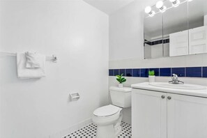 Hoboken 1 Bedroom Bathroom