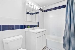Hoboken 2 Bedroom Bathroom