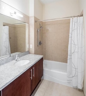 Downtown Washington 1 Bedroom Bathroom