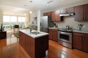 Downtown Washington 1 Bedroom Kitchen