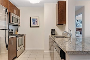 Jersey City 1 Bedroom River View Kitchen