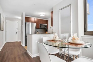 Jersey City 2 Bedroom Dining Room