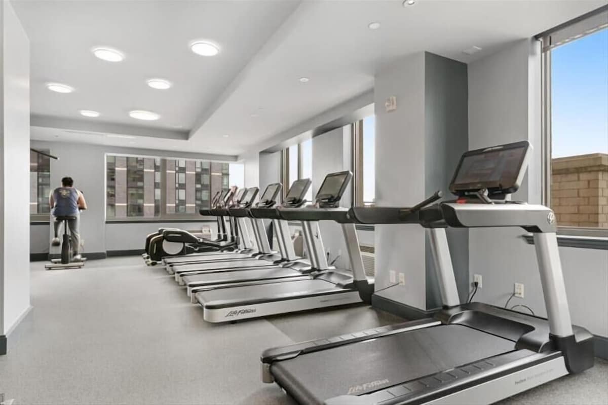 Modern 1BR | Upscale Amenities | Heart of Jersey City | by GLS