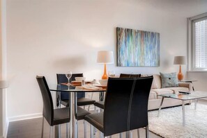 Jersey City 1 Bedroom Dining Room