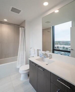 Herndon/Reston Reston 2 Bedroom Bathroom