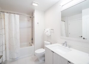 South Arlington Arlington 1 Bedroom Bathroom