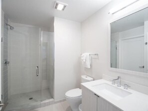 South Arlington Arlington 1 Bedroom Bathroom