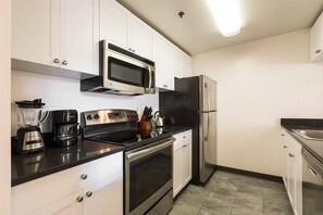 Hoboken 1 Bedroom Kitchen
