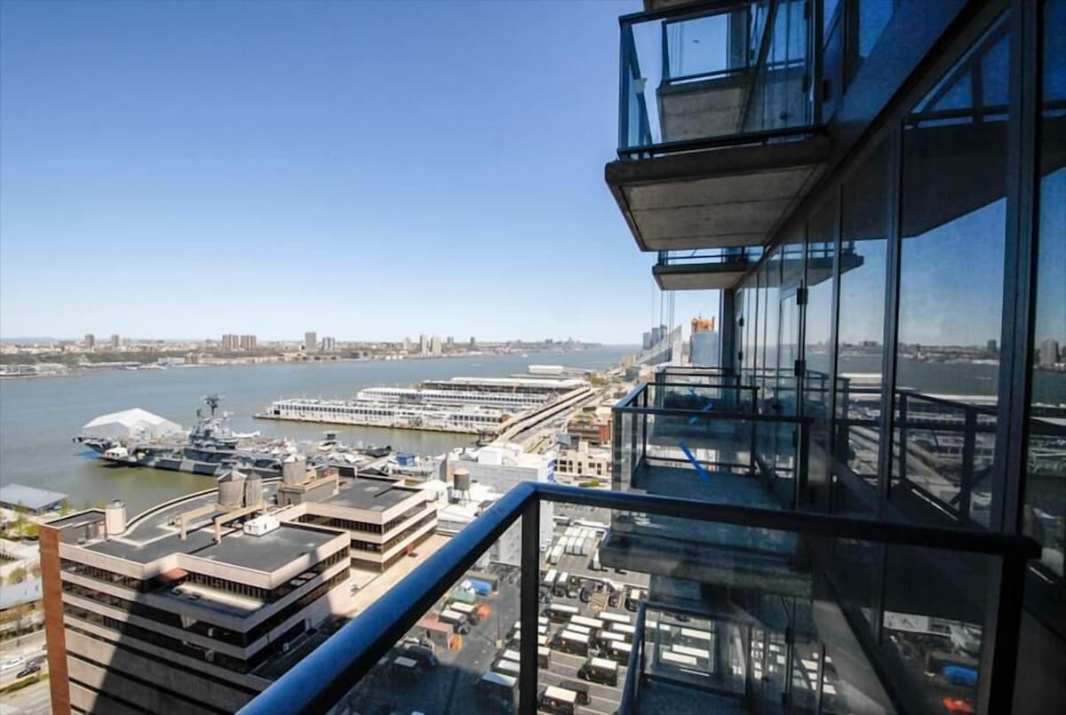 Clean & Private 1BR | Upscale Finishes | Close to Javits Center | by GLS