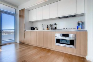 Midtown West New York 1 Bedroom Kitchen