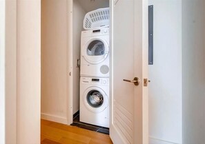 Midtown West New York 1 Bedroom Misc.