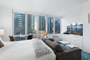 Midtown West New York Studio Bedroom