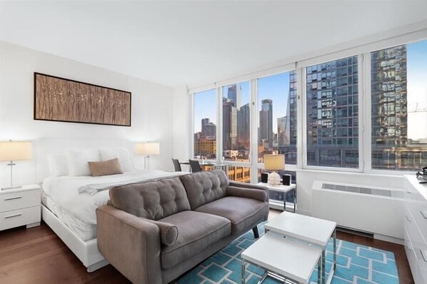 Midtown West New York Studio Living Room